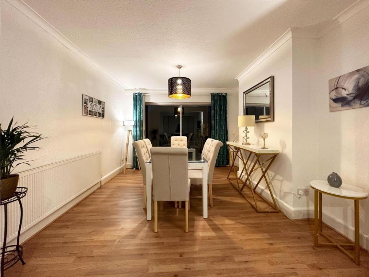 Charming 3-Bedroom Family Home 런던 외부 사진